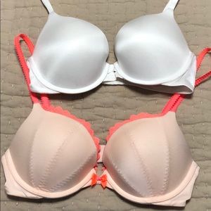 Victorias secret bras💛💜